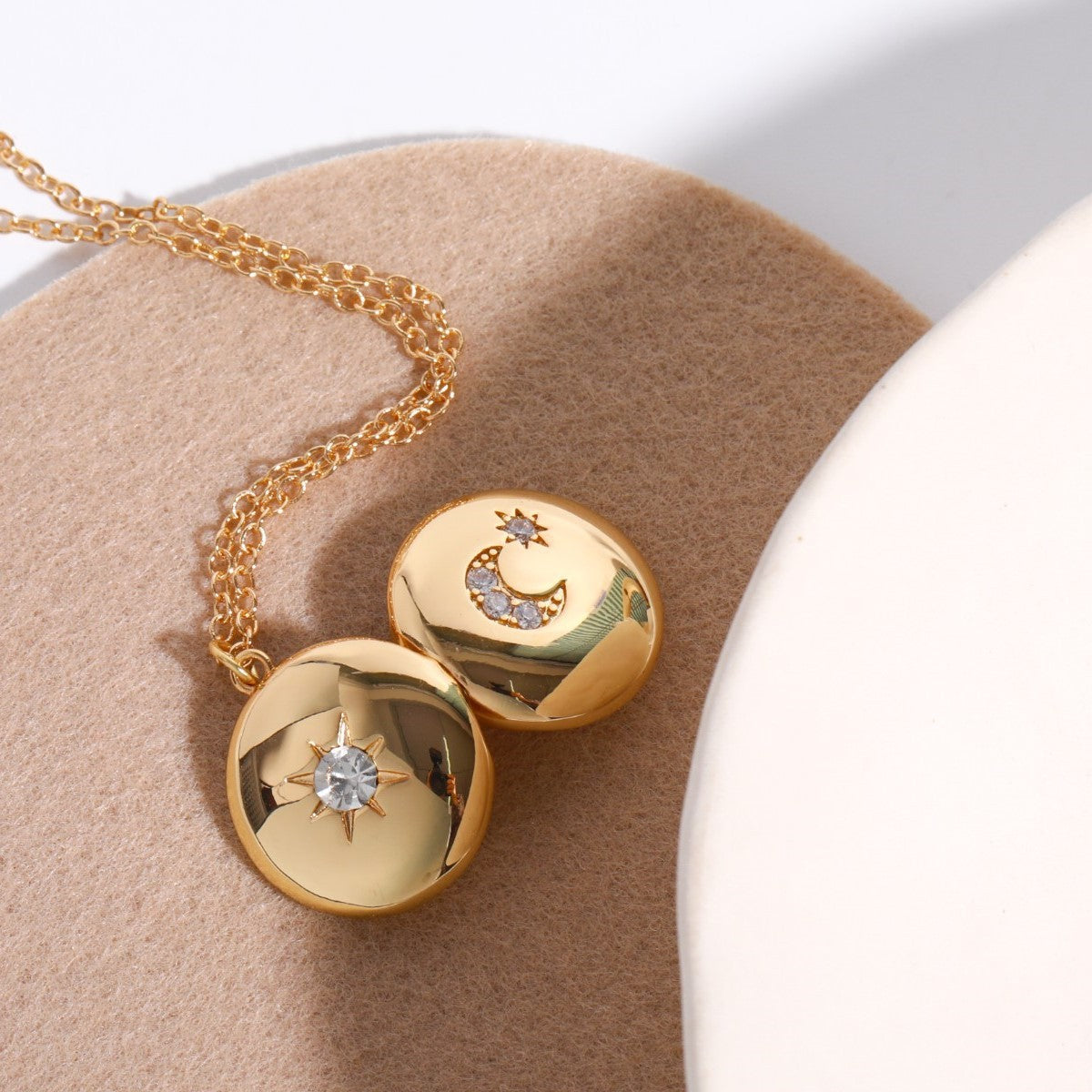Wholesale Butterfly Seashell Photo Album Openable Copper Necklaces